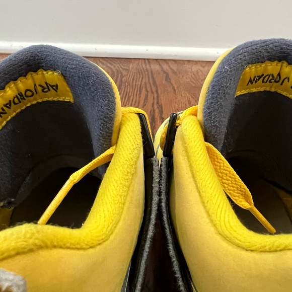 Nike Air Jordan Retro Big Kid size 4.5 - Picture 14 of 14